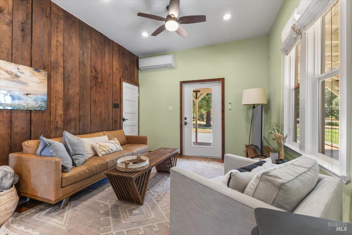 Detail Gallery Image 14 of 65 For 5647 Highway 128 Hwy, Geyserville,  CA 95441 - 3 Beds | 2 Baths