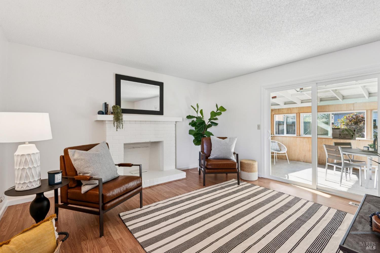 Detail Gallery Image 6 of 26 For 7799 Blair Ave, Rohnert Park,  CA 94928 - 3 Beds | 2 Baths