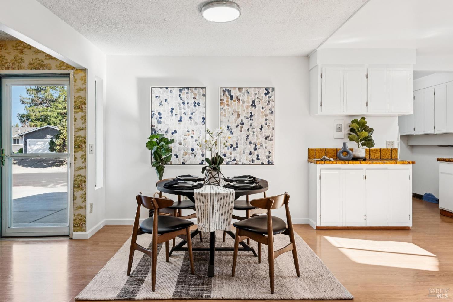 Detail Gallery Image 8 of 26 For 7799 Blair Ave, Rohnert Park,  CA 94928 - 3 Beds | 2 Baths