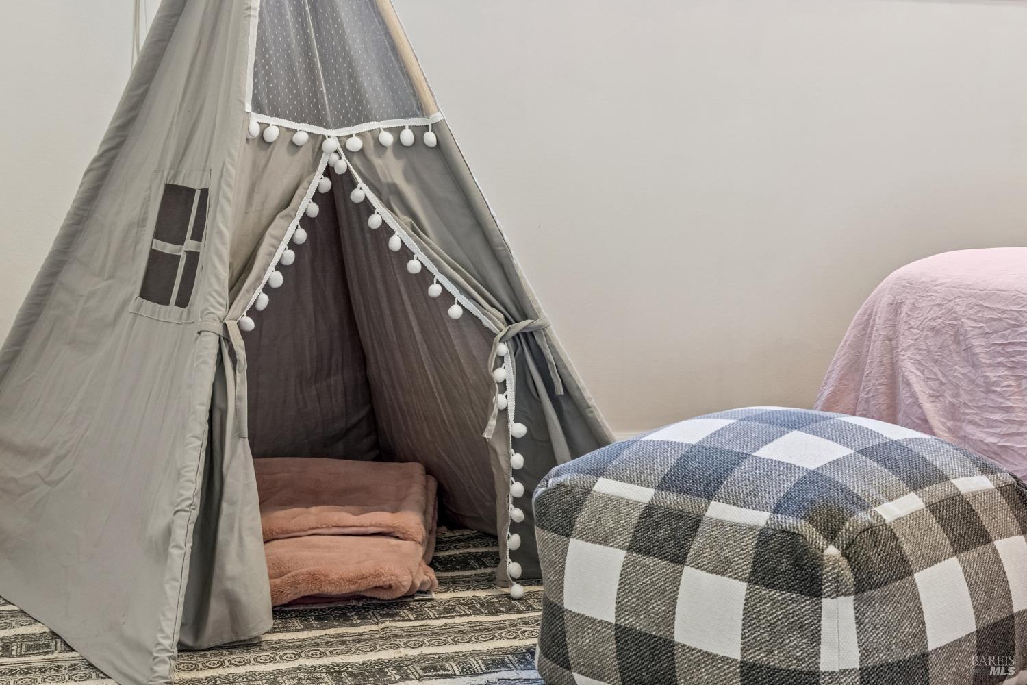 Detail Gallery Image 38 of 53 For 320 Alameda De La Loma Unkn, Novato,  CA 94949 - 3 Beds | 2 Baths