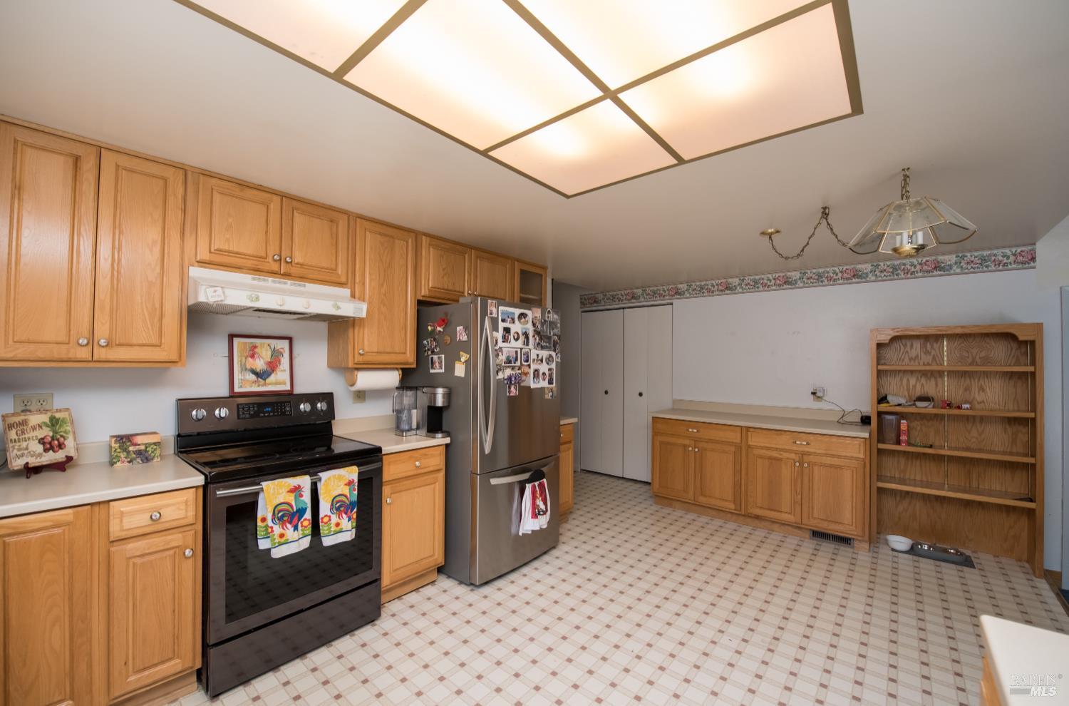 Detail Gallery Image 19 of 32 For 1642 Lauren Dr, Petaluma,  CA 94954 - 4 Beds | 2 Baths