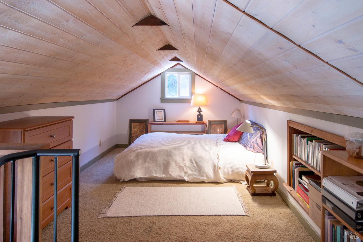 Detail Gallery Image 10 of 55 For 10901 Gurley Ln, Mendocino,  CA 95460 - 2 Beds | 1/1 Baths