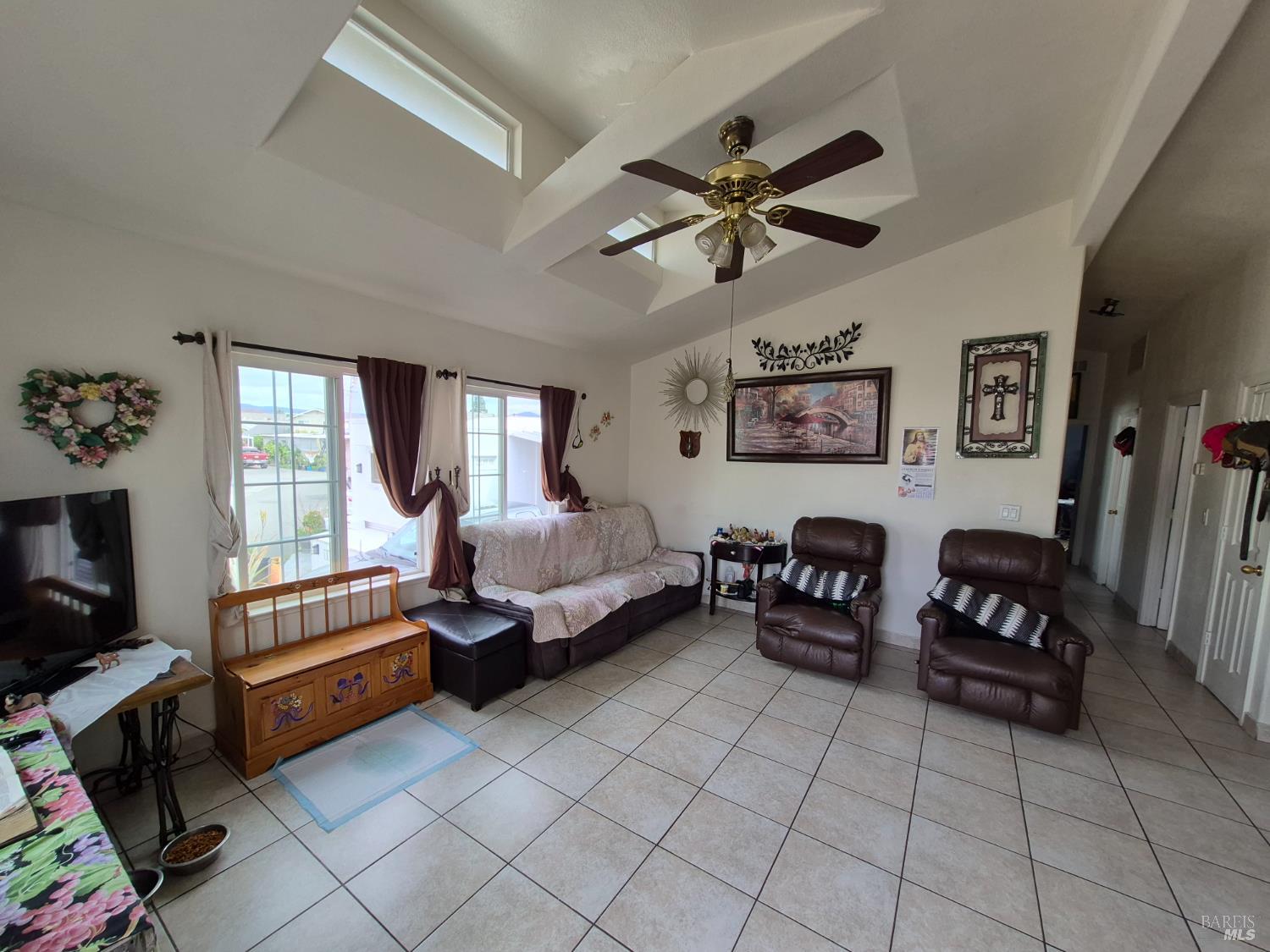 Detail Gallery Image 3 of 15 For 130 Reed Cir, Napa,  CA 94558 - 3 Beds | 2 Baths