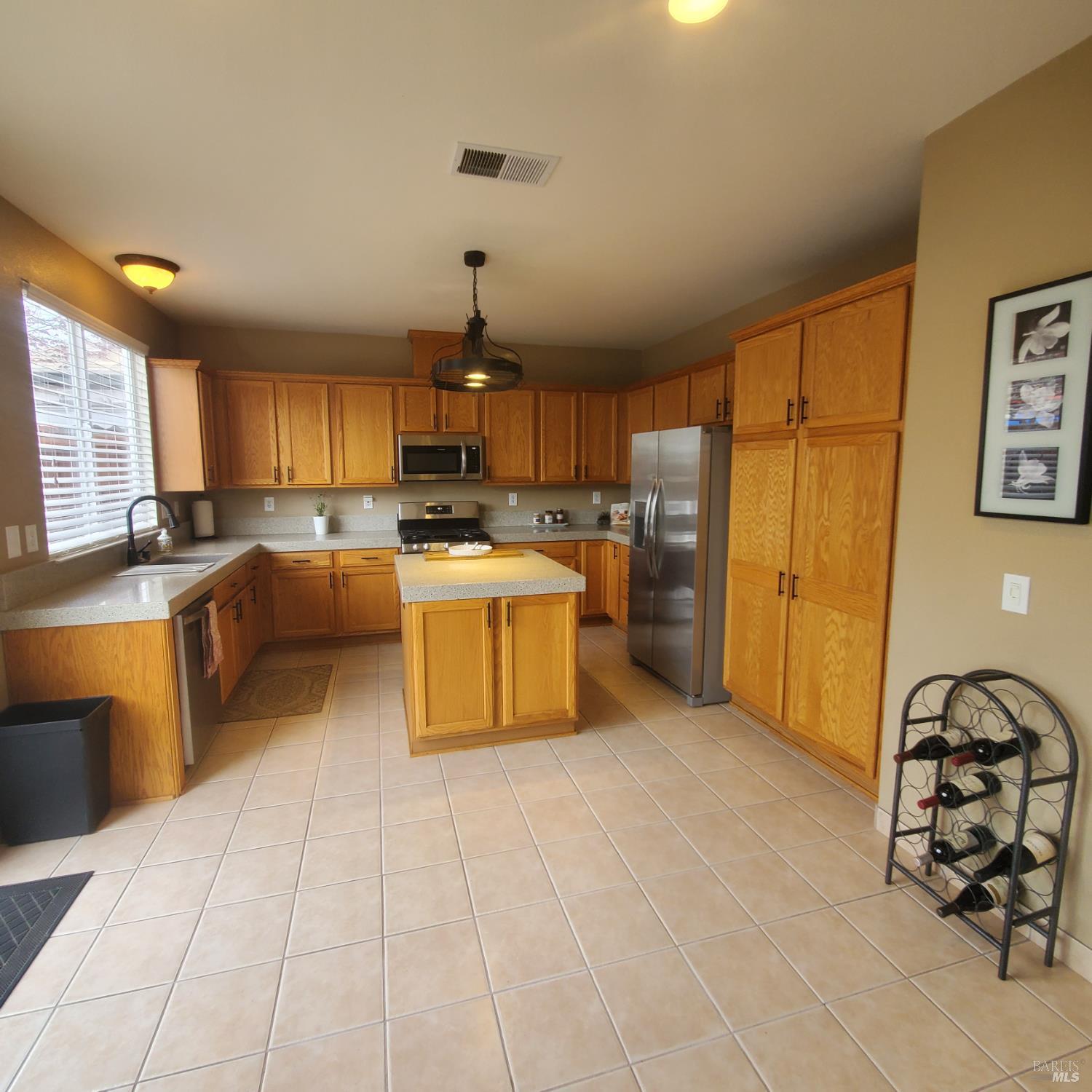 Detail Gallery Image 10 of 39 For 3389 Mojave Ave, Santa Rosa,  CA 95407 - 3 Beds | 2/1 Baths