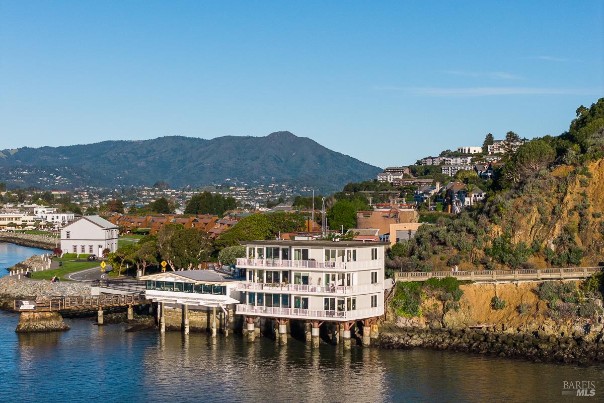 Detail Gallery Image 27 of 56 For 2002 Paradise Dr, Tiburon,  CA 94920 - – Beds | – Baths