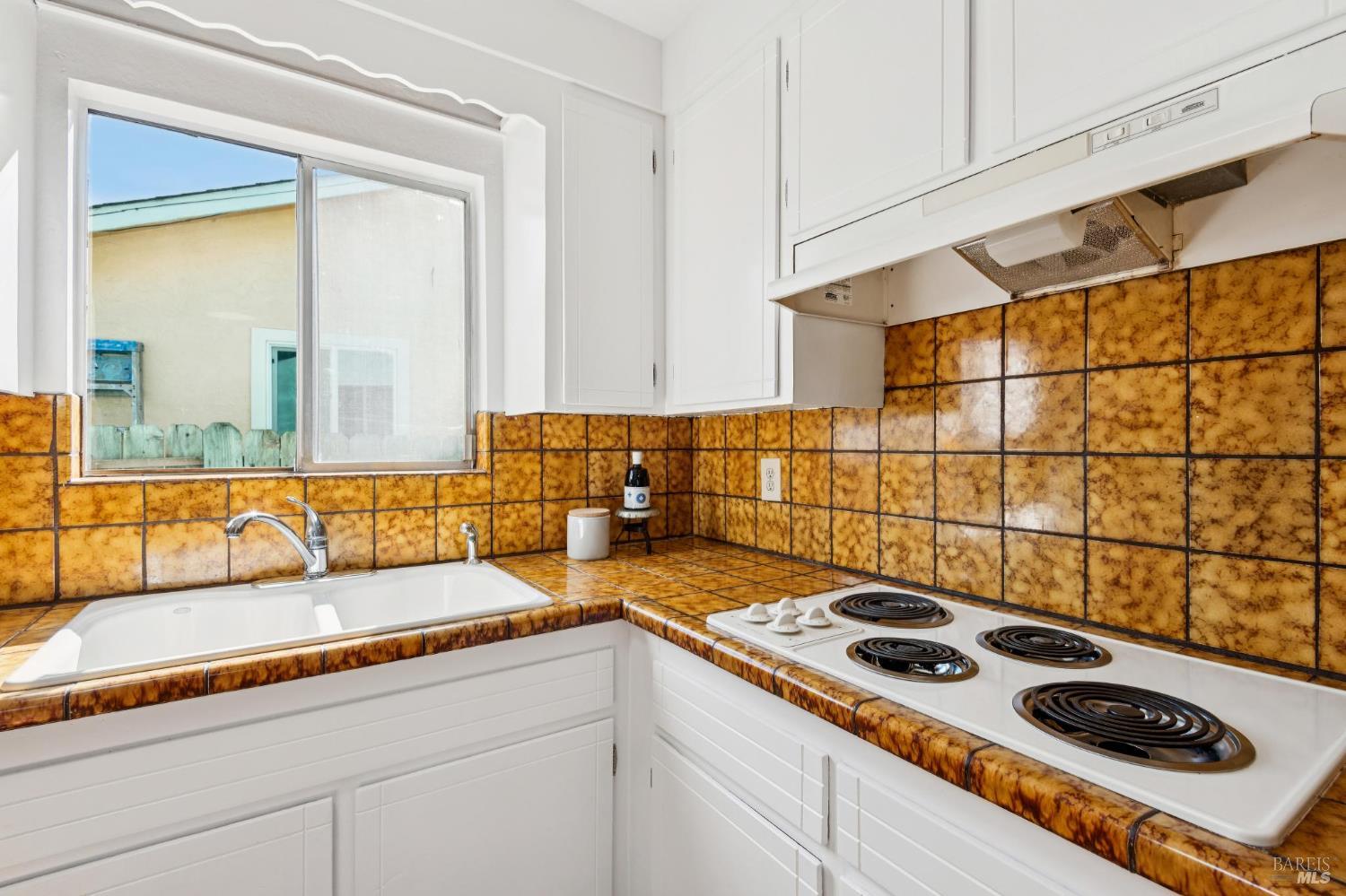 Detail Gallery Image 11 of 26 For 7799 Blair Ave, Rohnert Park,  CA 94928 - 3 Beds | 2 Baths