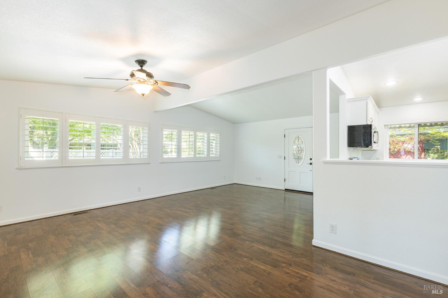 Detail Gallery Image 5 of 31 For 7 San Juan Ct, Saint Helena,  CA 94574 - 2 Beds | 2 Baths