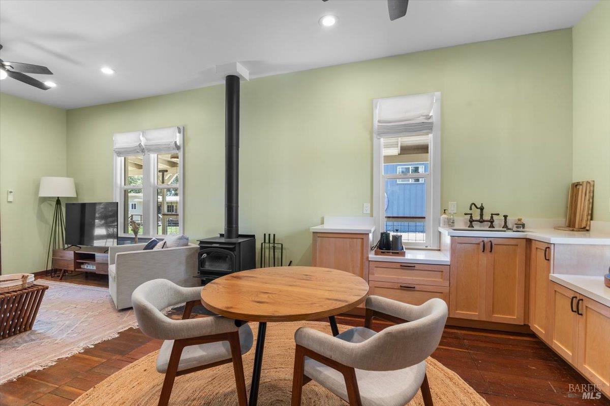 Detail Gallery Image 10 of 65 For 5647 Highway 128 Hwy, Geyserville,  CA 95441 - 3 Beds | 2 Baths