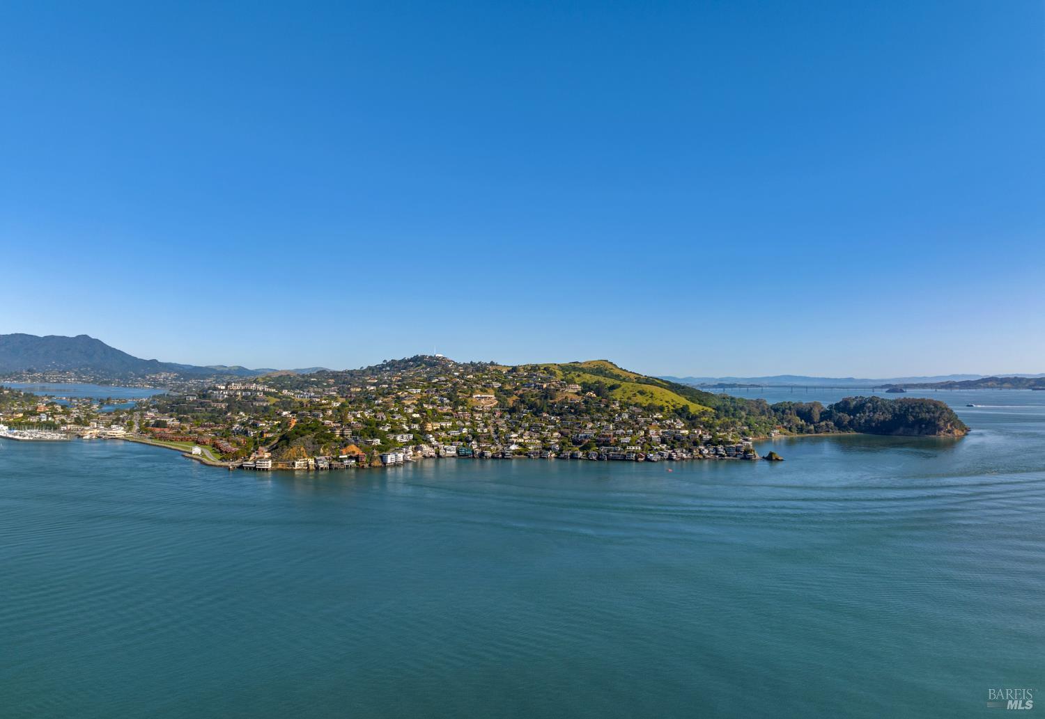 Detail Gallery Image 34 of 56 For 2002 Paradise Dr, Tiburon,  CA 94920 - – Beds | – Baths