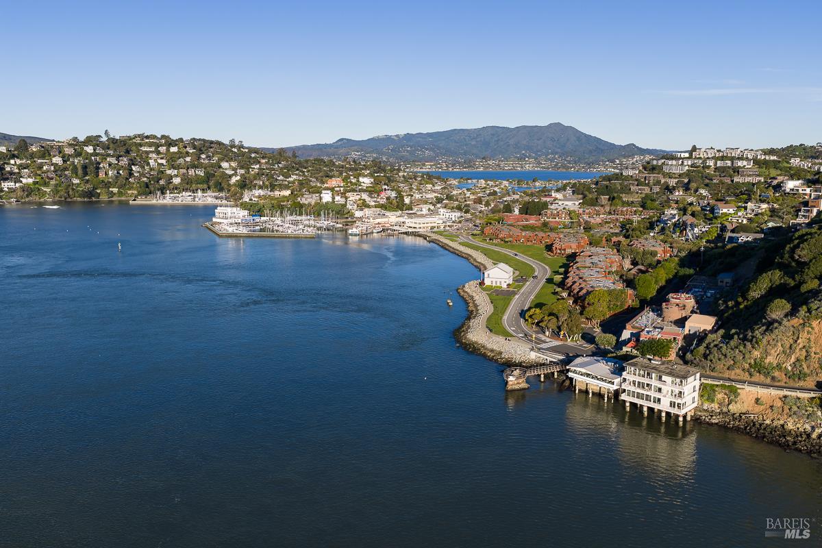 Detail Gallery Image 31 of 56 For 2002 Paradise Dr, Tiburon,  CA 94920 - – Beds | – Baths