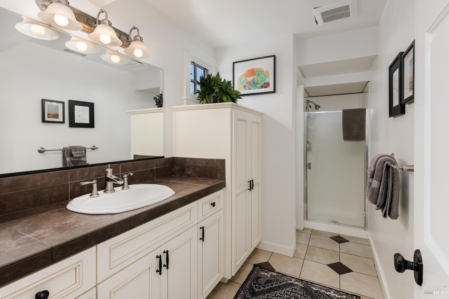 Detail Gallery Image 25 of 31 For 200 Alderbrook Dr, Santa Rosa,  CA 95405 - 4 Beds | 3/1 Baths