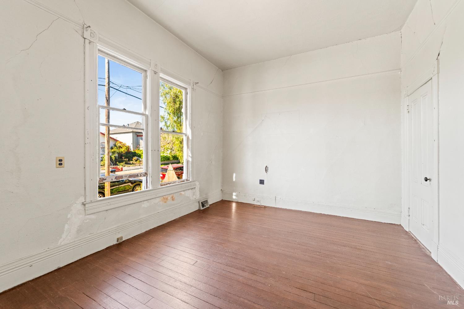 Detail Gallery Image 15 of 31 For 191 E G St, Benicia,  CA 94510 - 4 Beds | 1 Baths