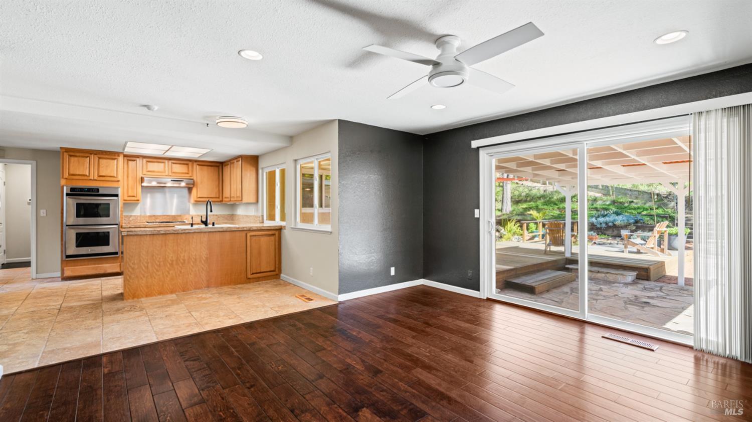 Detail Gallery Image 5 of 24 For 114 Newcastle Dr, Vallejo,  CA 94591 - 4 Beds | 2 Baths