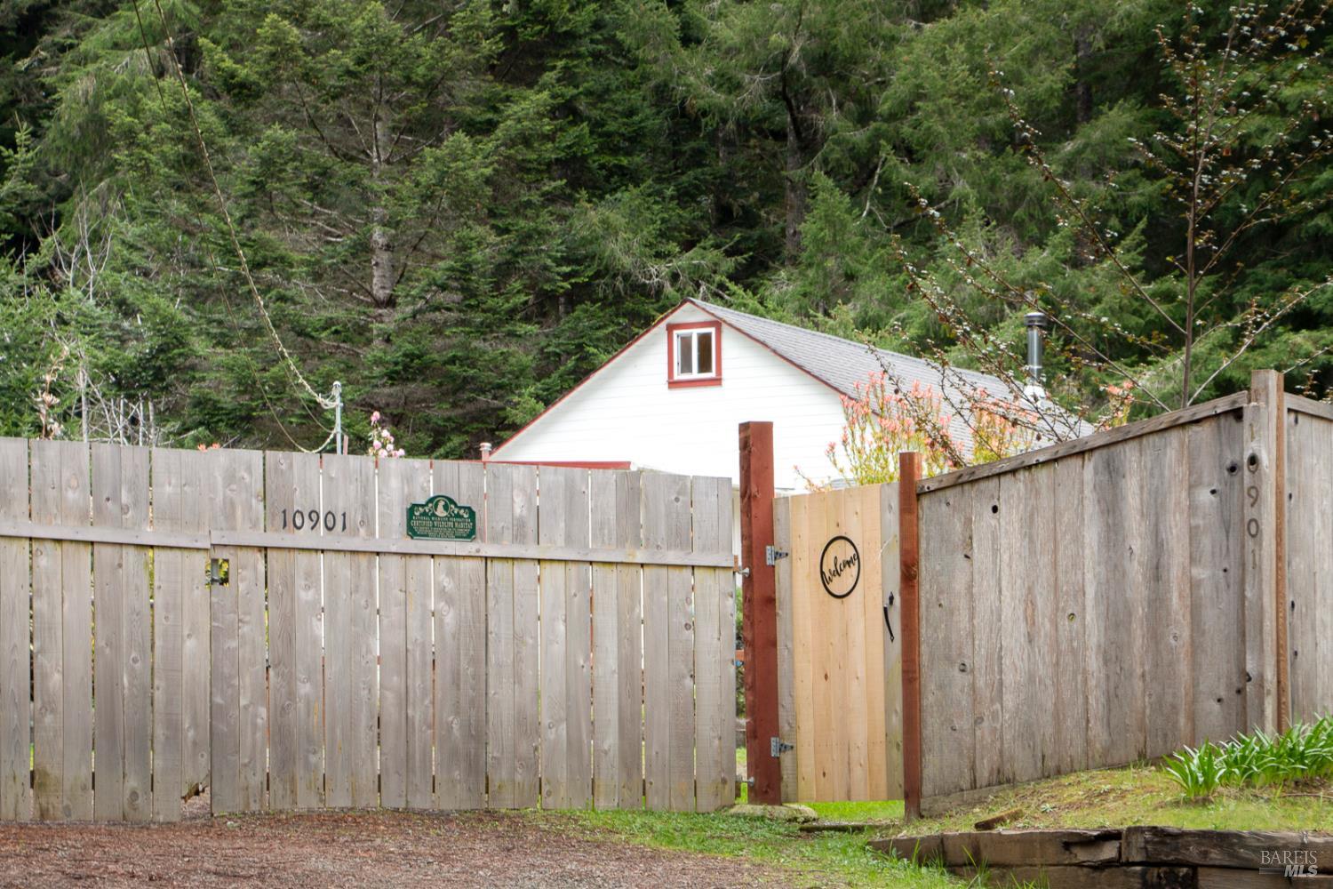 Detail Gallery Image 18 of 55 For 10901 Gurley Ln, Mendocino,  CA 95460 - 2 Beds | 1/1 Baths