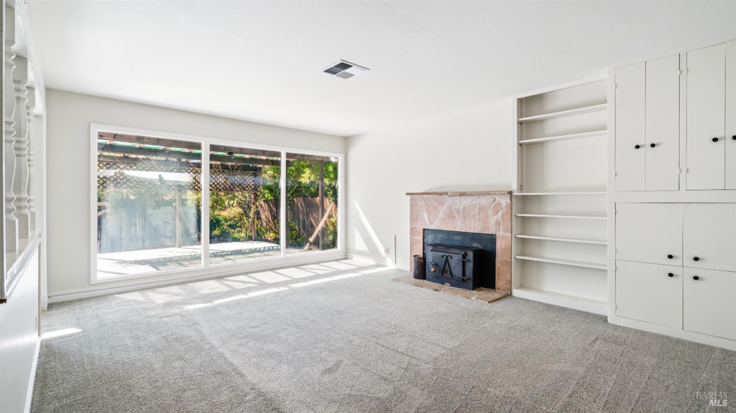 Detail Gallery Image 16 of 40 For 753 Nebraska Dr, Santa Rosa,  CA 95405 - 3 Beds | 2 Baths