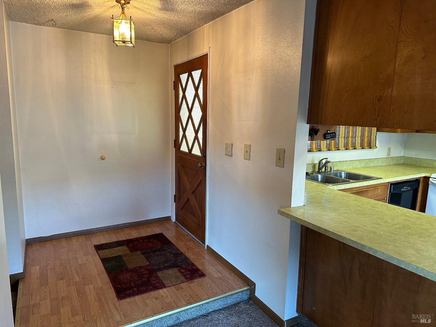 Detail Gallery Image 6 of 18 For 567 Pebble Way St, Clearlake Oaks,  CA 95423 - 3 Beds | 2 Baths