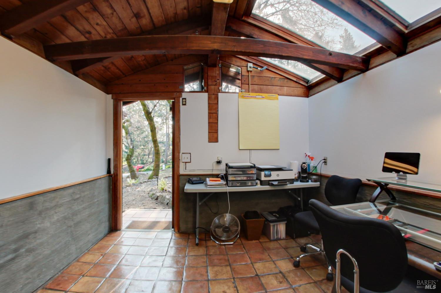 Detail Gallery Image 4 of 93 For 5779 Trailwood Dr, Santa Rosa,  CA 95404 - 3 Beds | 3 Baths