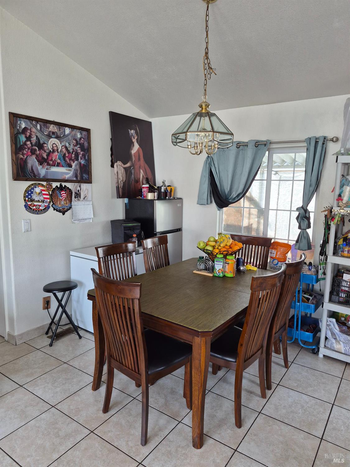 Detail Gallery Image 4 of 15 For 130 Reed Cir, Napa,  CA 94558 - 3 Beds | 2 Baths