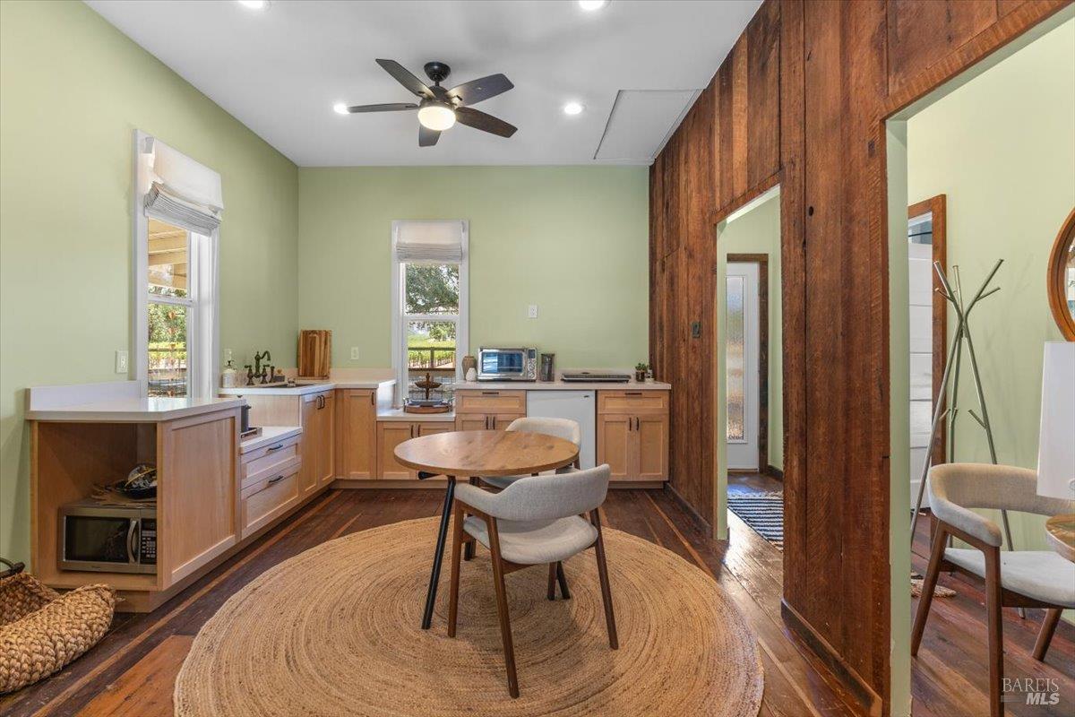 Detail Gallery Image 11 of 65 For 5647 Highway 128 Hwy, Geyserville,  CA 95441 - 3 Beds | 2 Baths