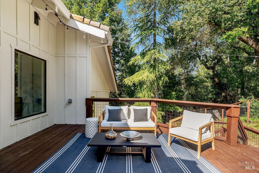 Detail Gallery Image 9 of 58 For 913 Valley View Dr, Healdsburg,  CA 95448 - 3 Beds | 3 Baths