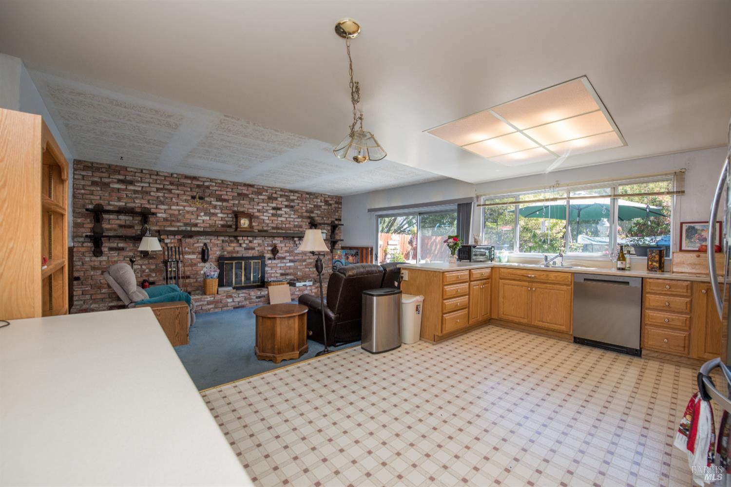 Detail Gallery Image 20 of 32 For 1642 Lauren Dr, Petaluma,  CA 94954 - 4 Beds | 2 Baths