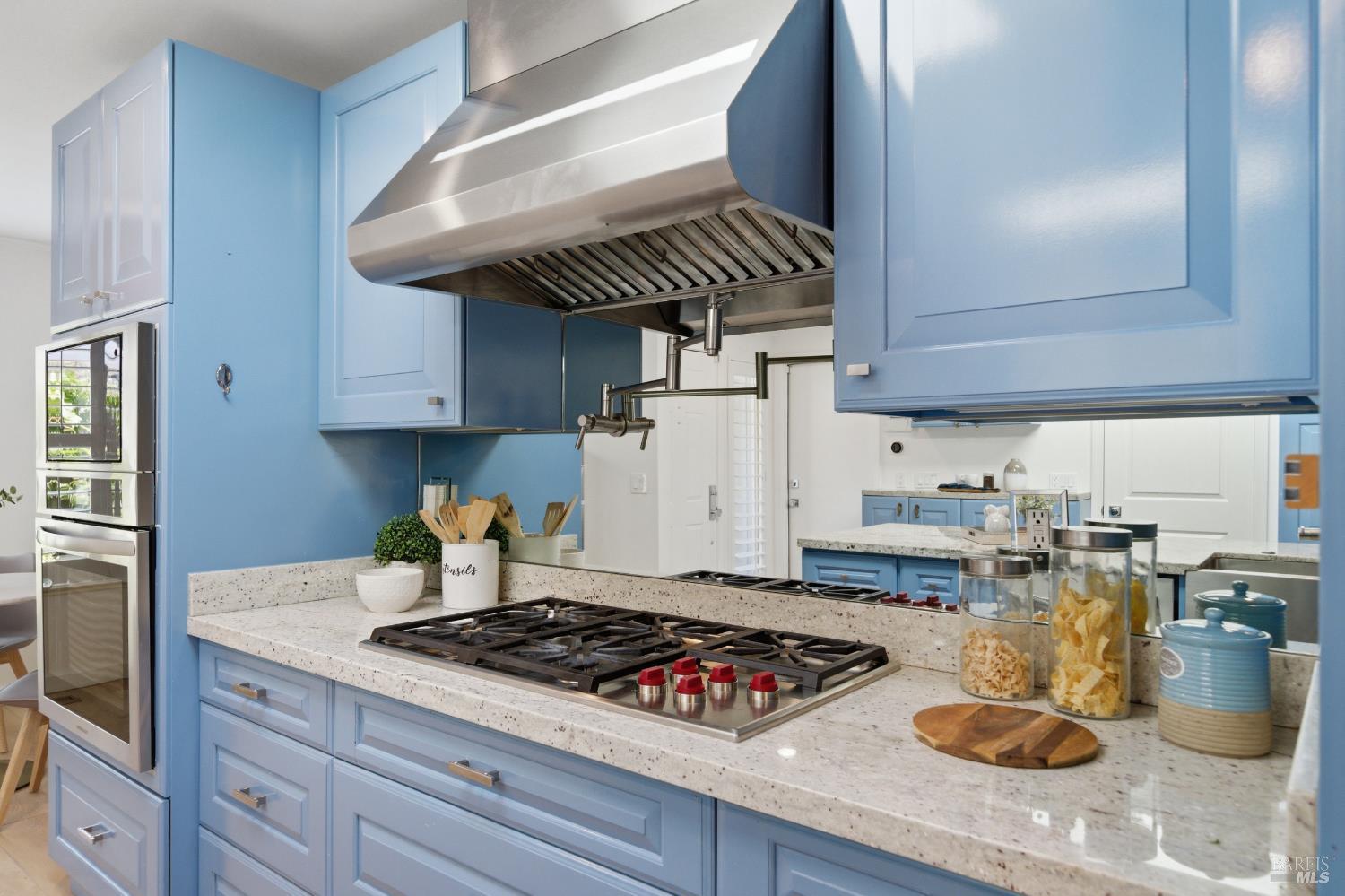 Detail Gallery Image 7 of 45 For 533 Carnation Ct, Sonoma,  CA 95476 - 2 Beds | 2 Baths