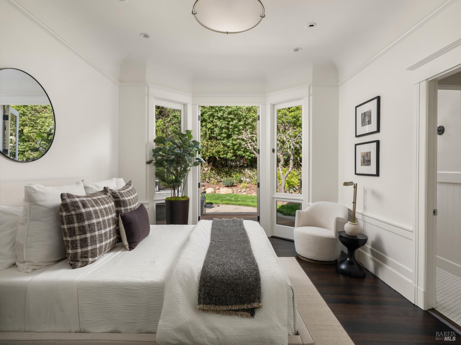 Detail Gallery Image 18 of 41 For 8 Laurel St, Mill Valley,  CA 94941 - 6 Beds | 4/1 Baths