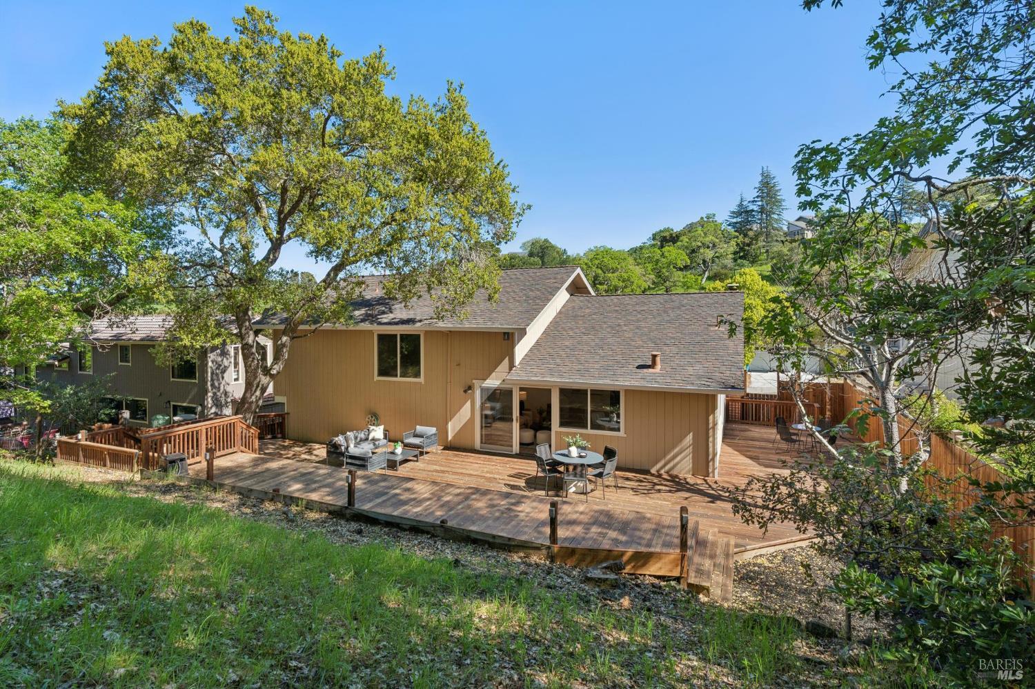 Detail Gallery Image 44 of 48 For 34 Plata Ct, Novato,  CA 94947 - 4 Beds | 2 Baths