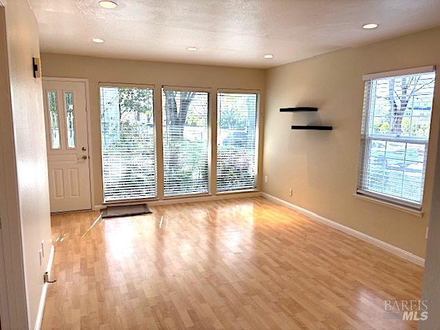 Detail Gallery Image 8 of 30 For 8312 Windmill Farms Dr, Cotati,  CA 94931 - 2 Beds | 1/1 Baths