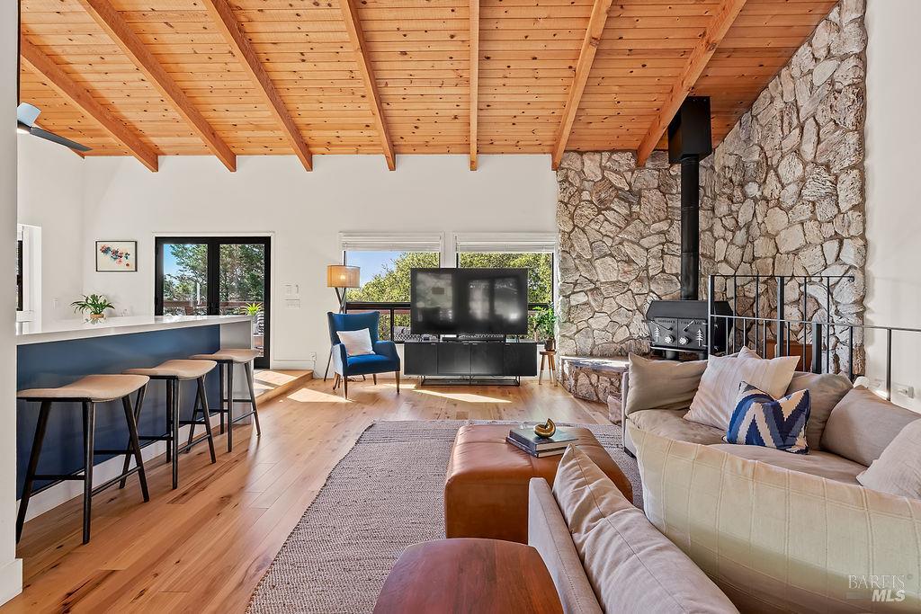 Detail Gallery Image 14 of 58 For 913 Valley View Dr, Healdsburg,  CA 95448 - 3 Beds | 3 Baths