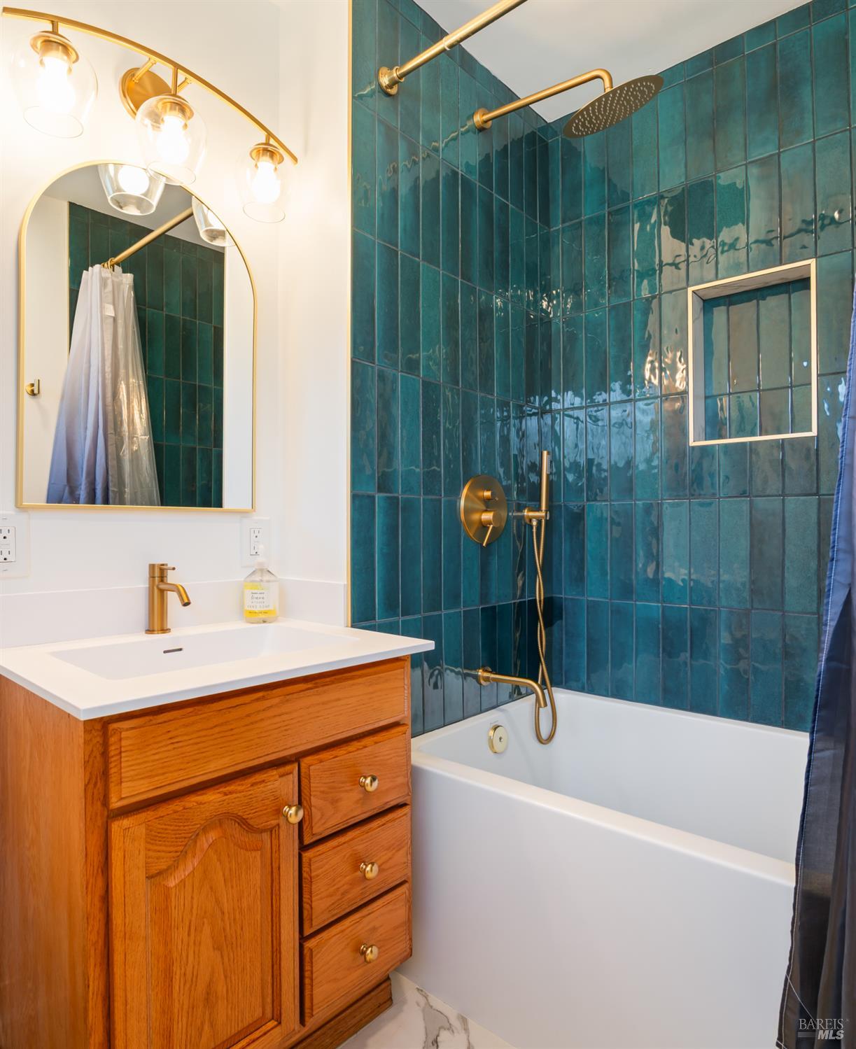 Detail Gallery Image 22 of 40 For 753 Nebraska Dr, Santa Rosa,  CA 95405 - 3 Beds | 2 Baths