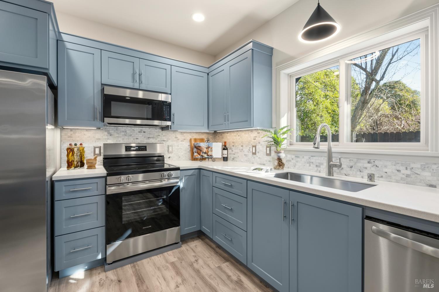 Detail Gallery Image 10 of 30 For 629 Myron St, Ukiah,  CA 95482 - 2 Beds | 2/1 Baths