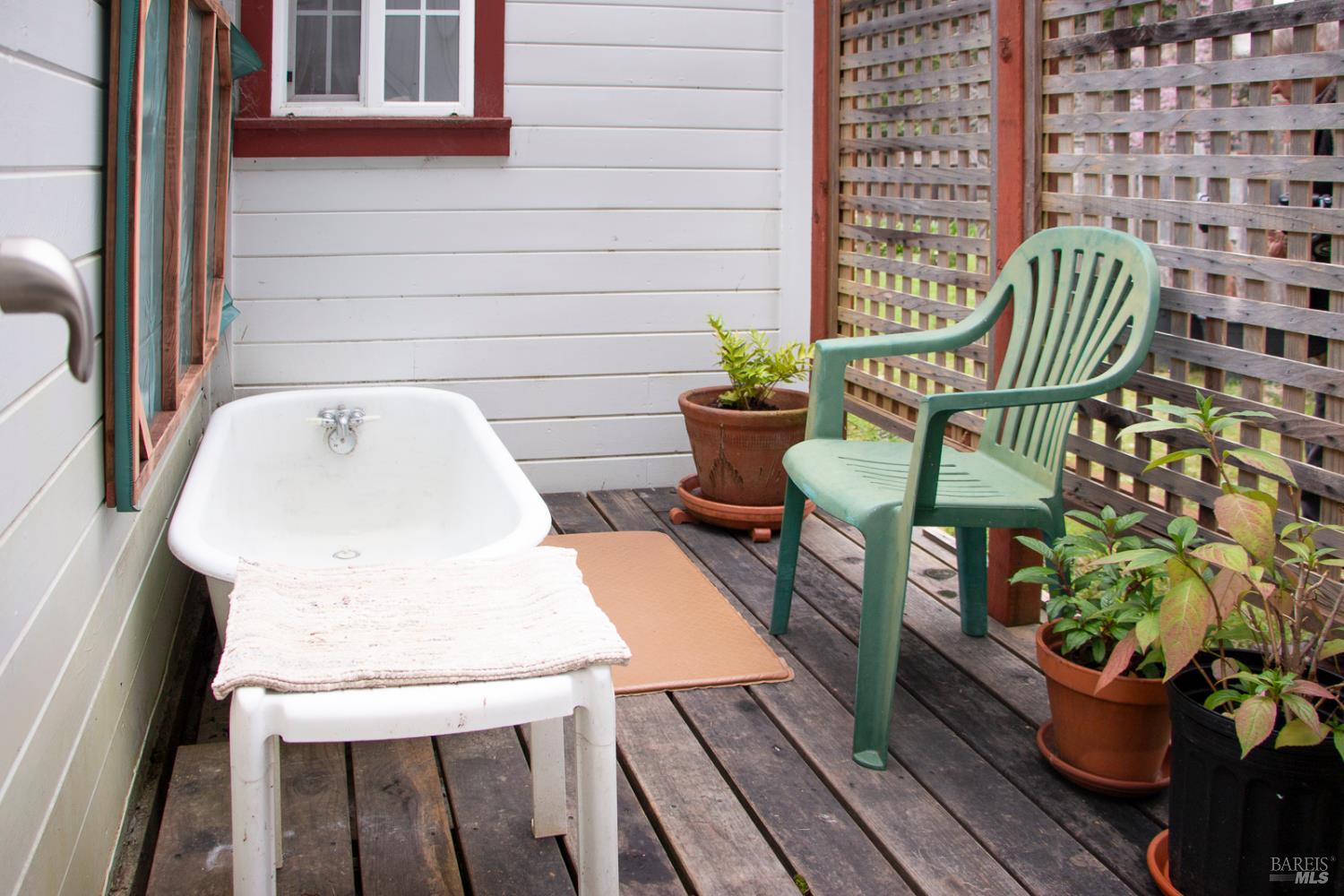 Detail Gallery Image 5 of 55 For 10901 Gurley Ln, Mendocino,  CA 95460 - 2 Beds | 1/1 Baths