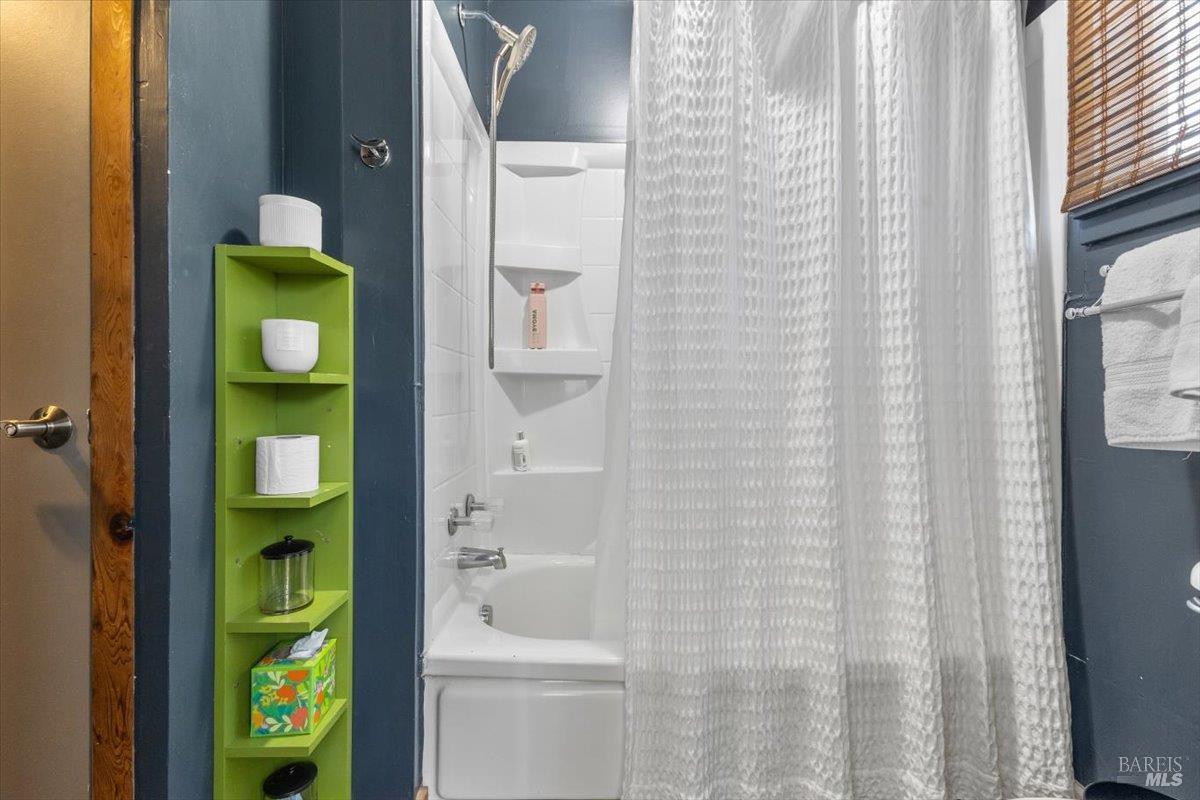 Detail Gallery Image 33 of 65 For 5647 Highway 128 Hwy, Geyserville,  CA 95441 - 3 Beds | 2 Baths