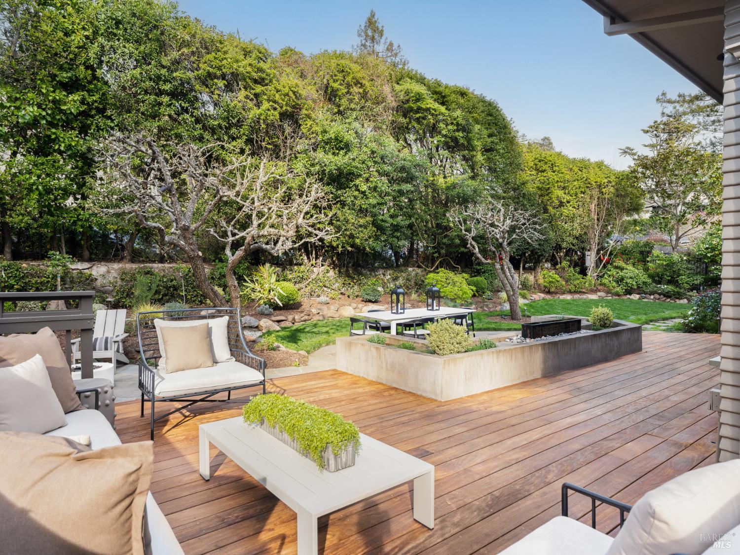 Detail Gallery Image 23 of 41 For 8 Laurel St, Mill Valley,  CA 94941 - 6 Beds | 4/1 Baths