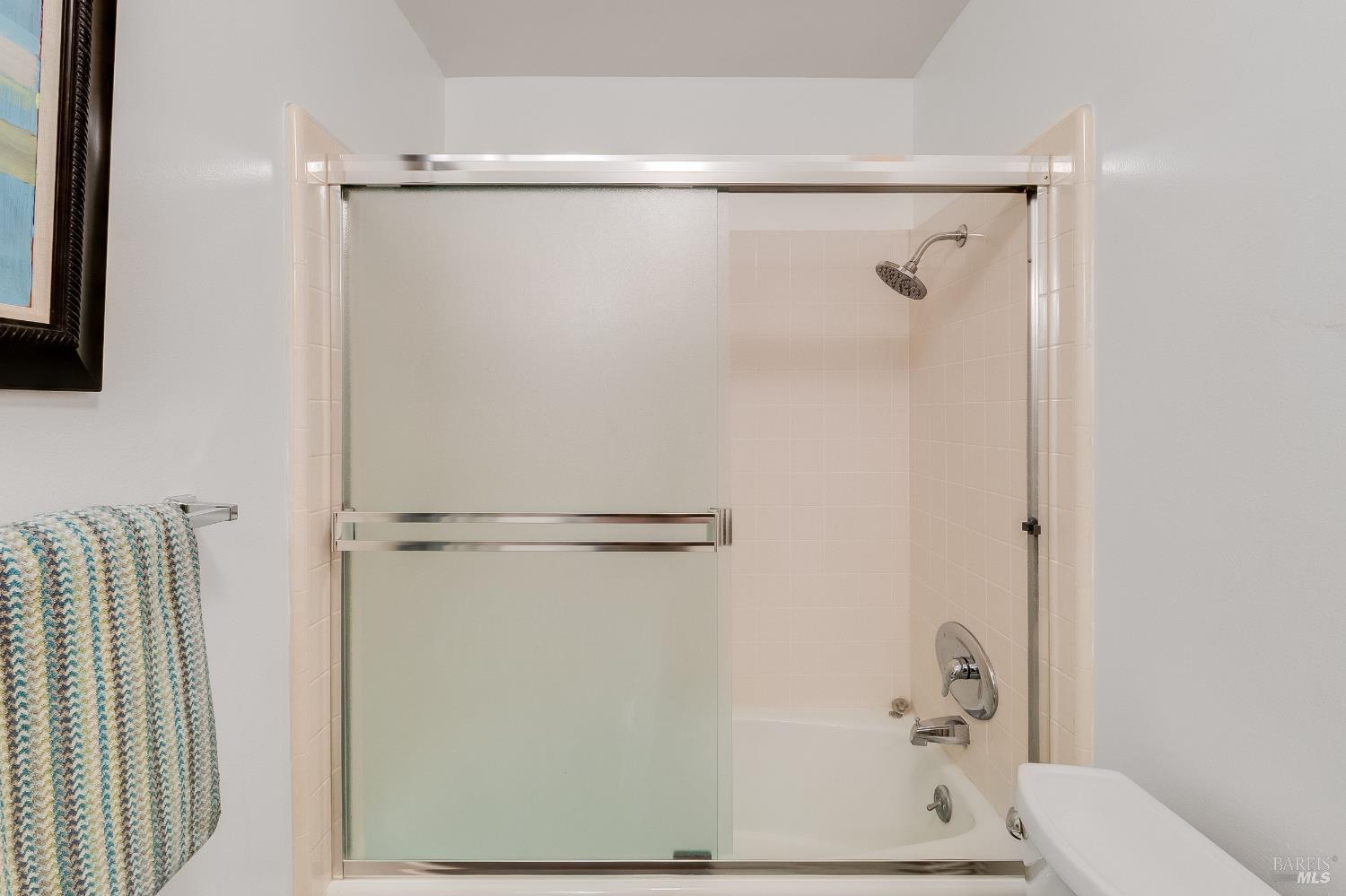 Detail Gallery Image 36 of 61 For 453 Clark Dr, Vallejo,  CA 94591 - 3 Beds | 2/1 Baths