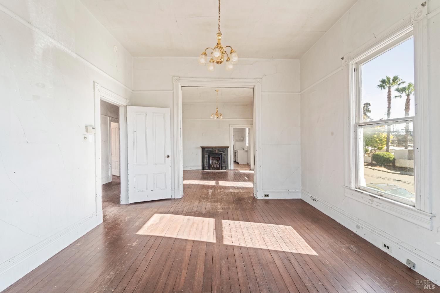 Detail Gallery Image 7 of 31 For 191 E G St, Benicia,  CA 94510 - 4 Beds | 1 Baths