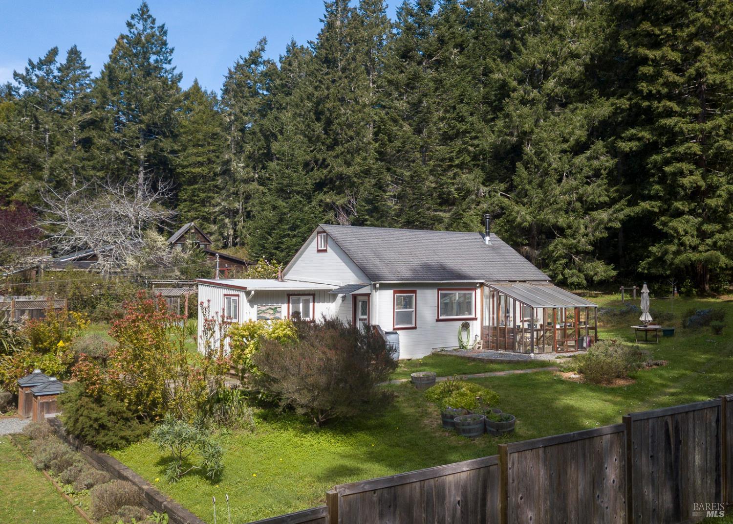 Detail Gallery Image 14 of 55 For 10901 Gurley Ln, Mendocino,  CA 95460 - 2 Beds | 1/1 Baths