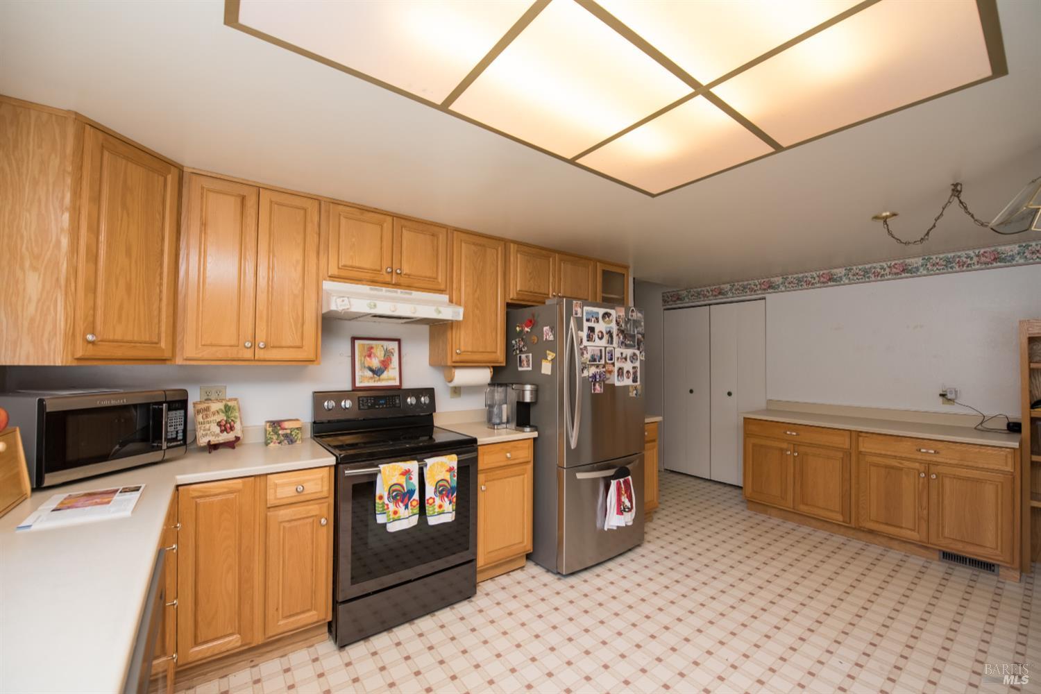 Detail Gallery Image 18 of 32 For 1642 Lauren Dr, Petaluma,  CA 94954 - 4 Beds | 2 Baths