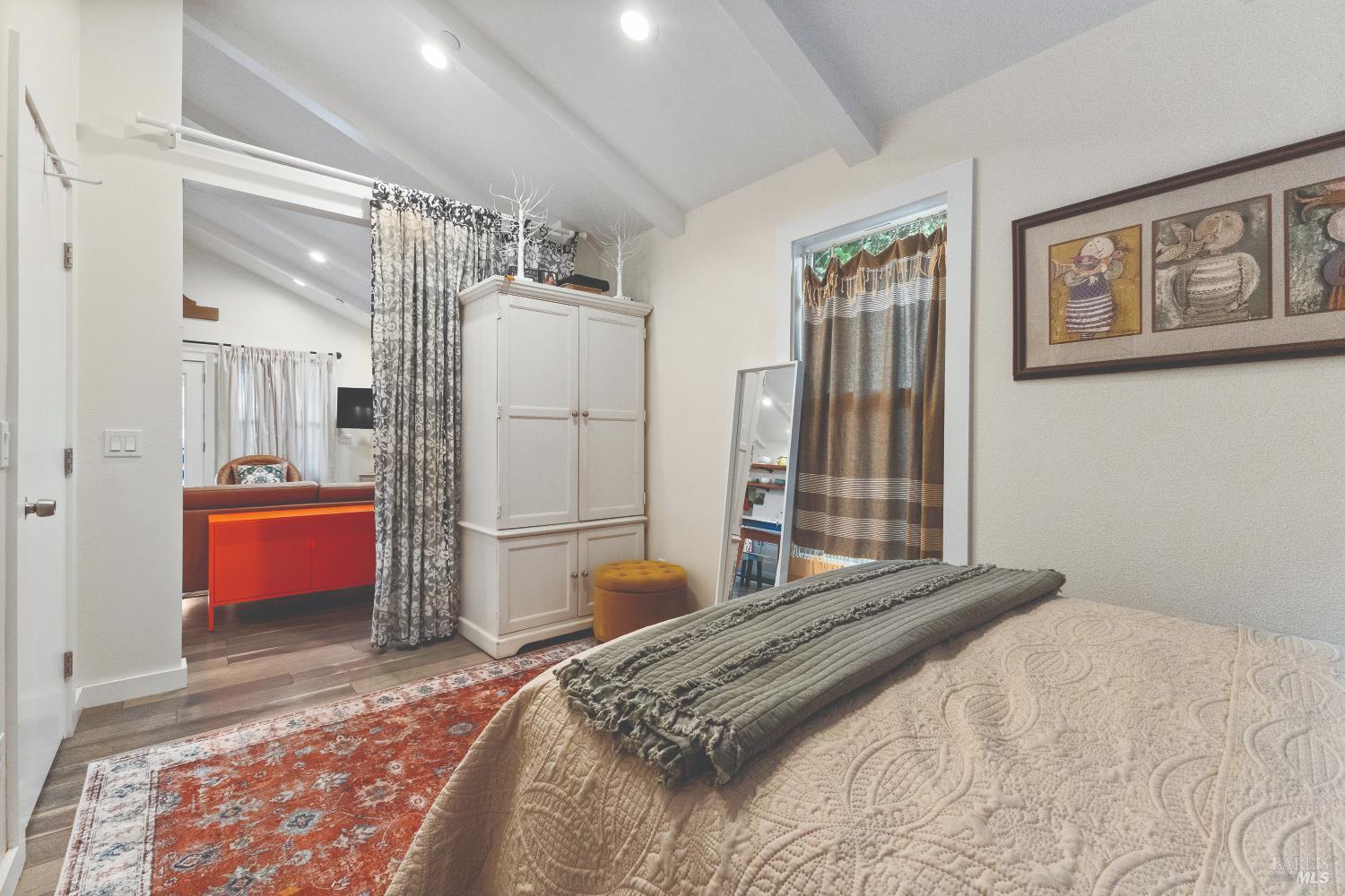 Detail Gallery Image 14 of 20 For 821 Prince Ave, Healdsburg,  CA 95448 - 3 Beds | 3/1 Baths