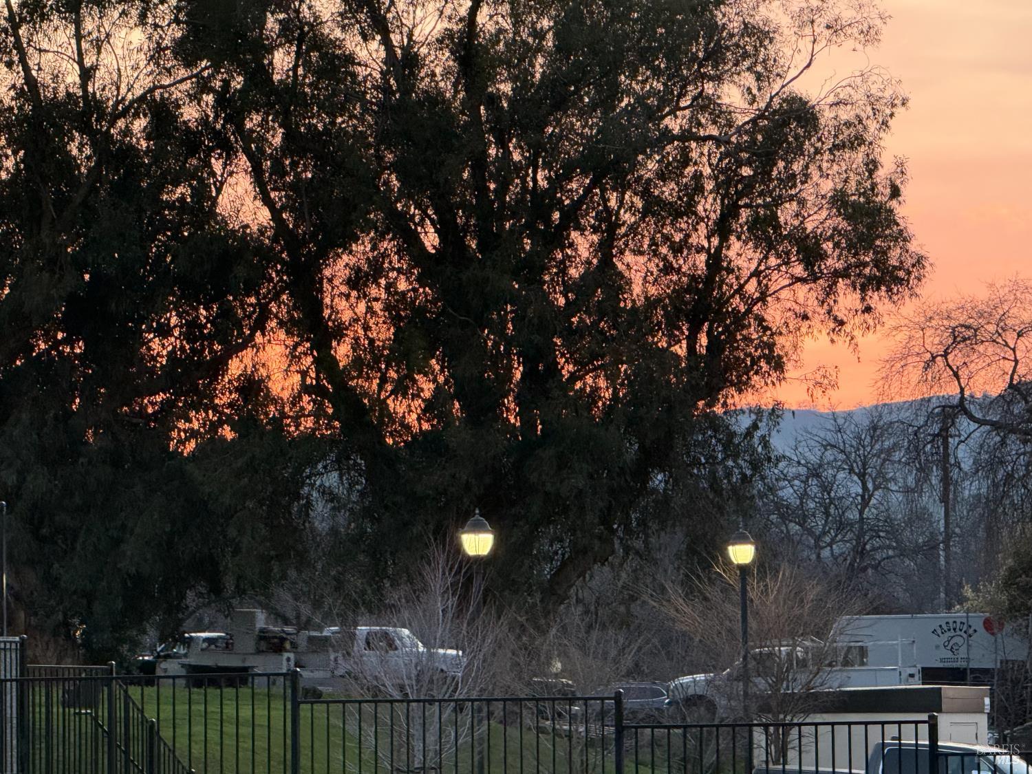 Detail Gallery Image 8 of 15 For 719 Catherine St, Vacaville,  CA 95688 - 3 Beds | 3 Baths