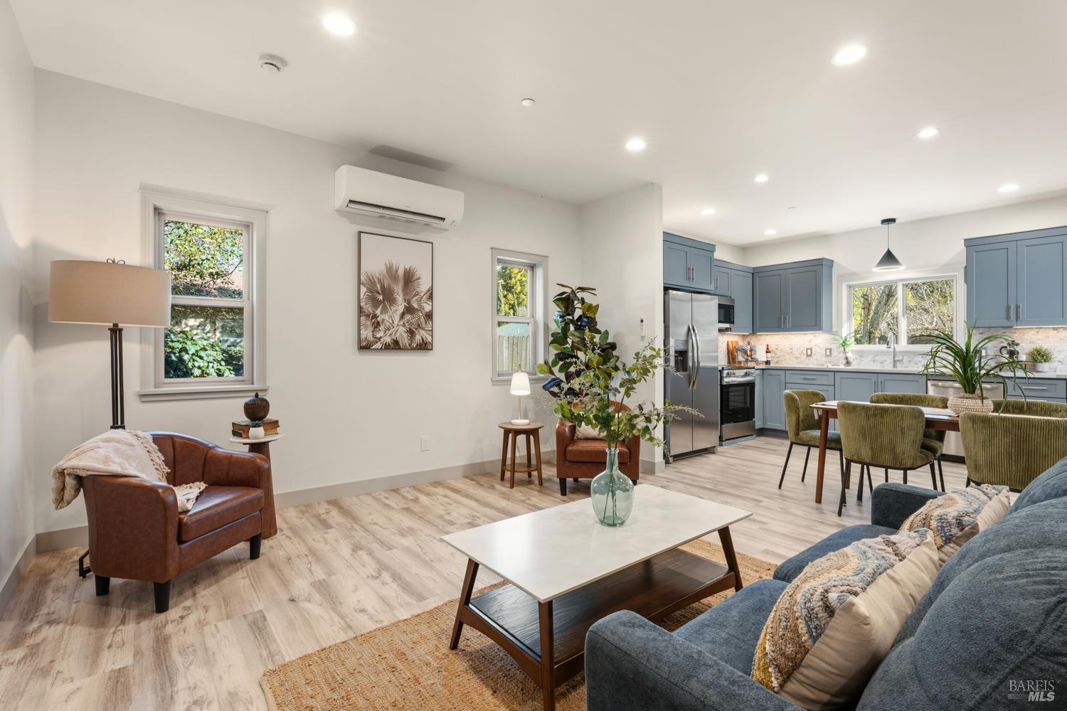 Detail Gallery Image 4 of 30 For 629 Myron St, Ukiah,  CA 95482 - 2 Beds | 2/1 Baths