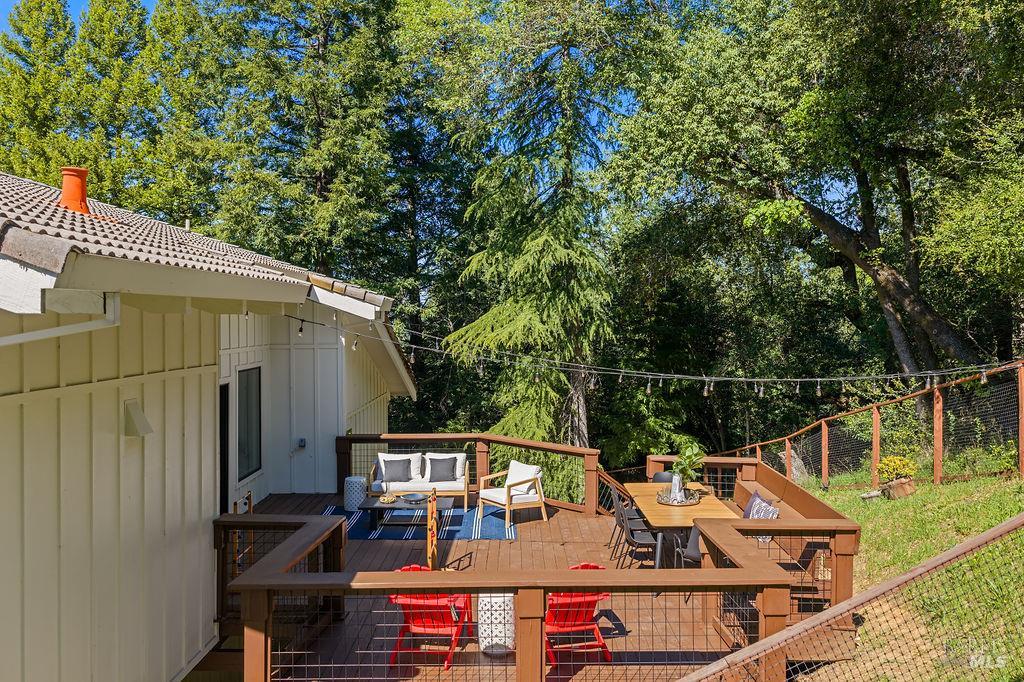 Detail Gallery Image 11 of 58 For 913 Valley View Dr, Healdsburg,  CA 95448 - 3 Beds | 3 Baths