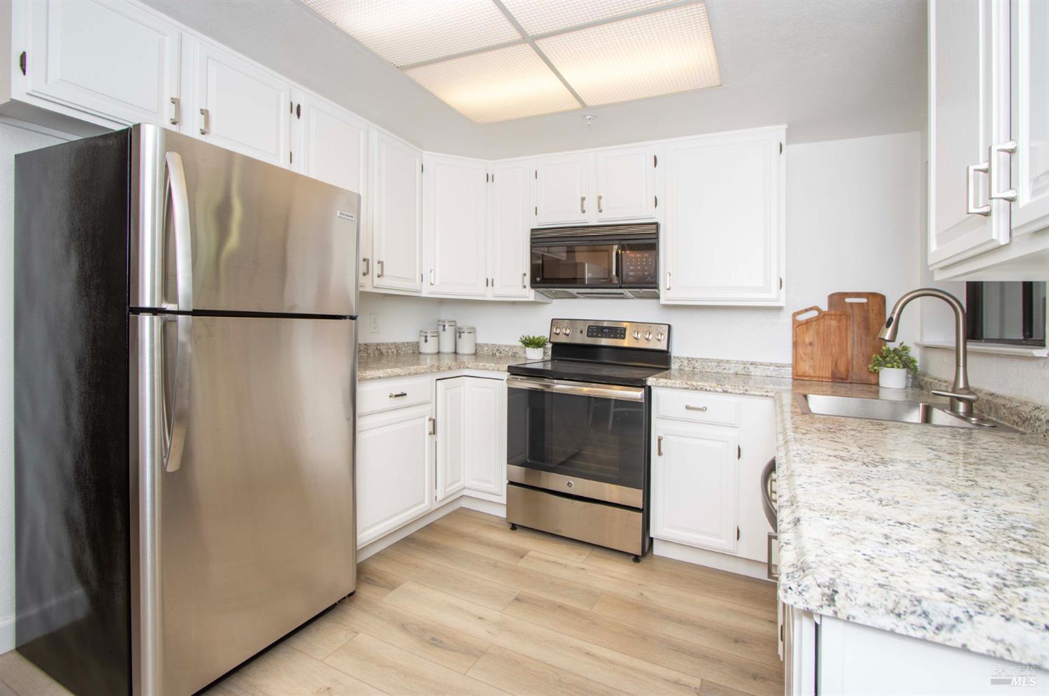 Detail Gallery Image 15 of 30 For 230 Pelican Ln, Novato,  CA 94949 - 3 Beds | 2/1 Baths