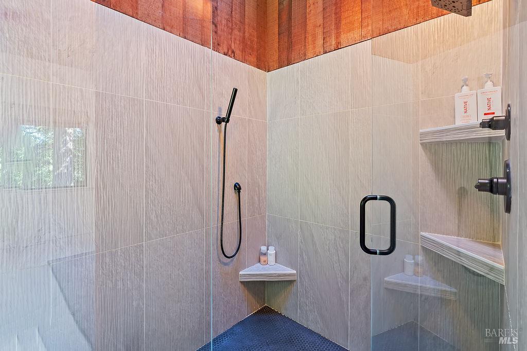 Detail Gallery Image 39 of 58 For 913 Valley View Dr, Healdsburg,  CA 95448 - 3 Beds | 3 Baths