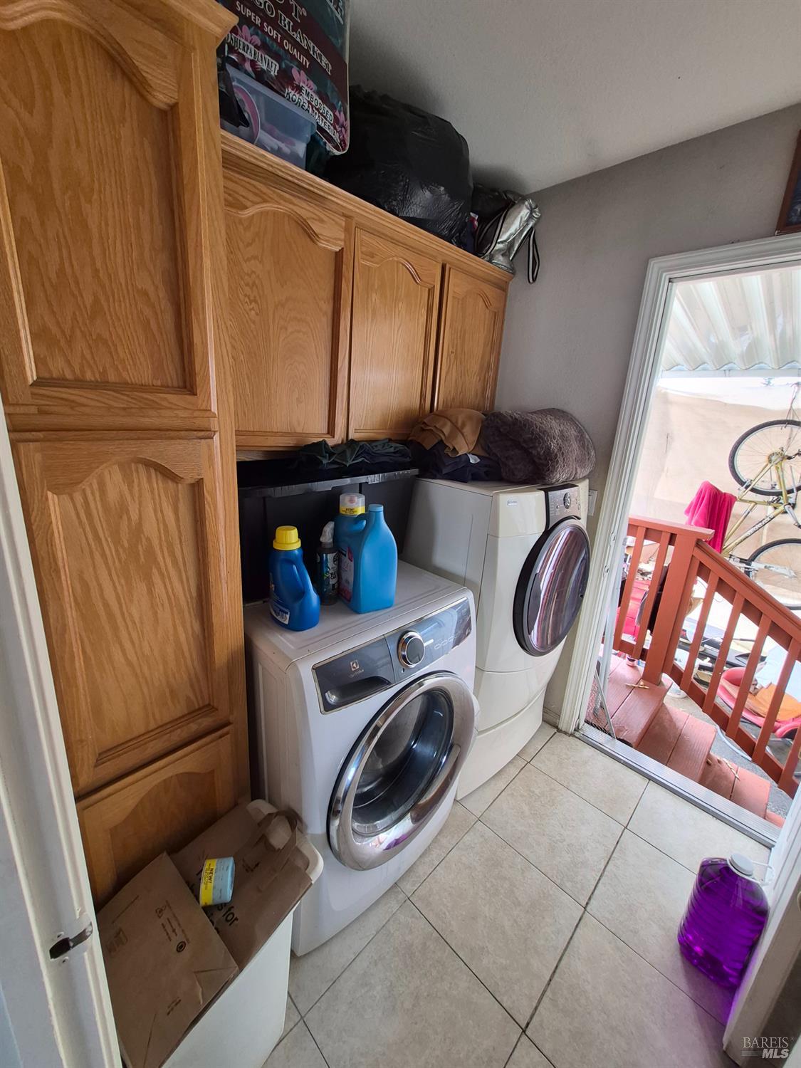 Detail Gallery Image 9 of 15 For 130 Reed Cir, Napa,  CA 94558 - 3 Beds | 2 Baths