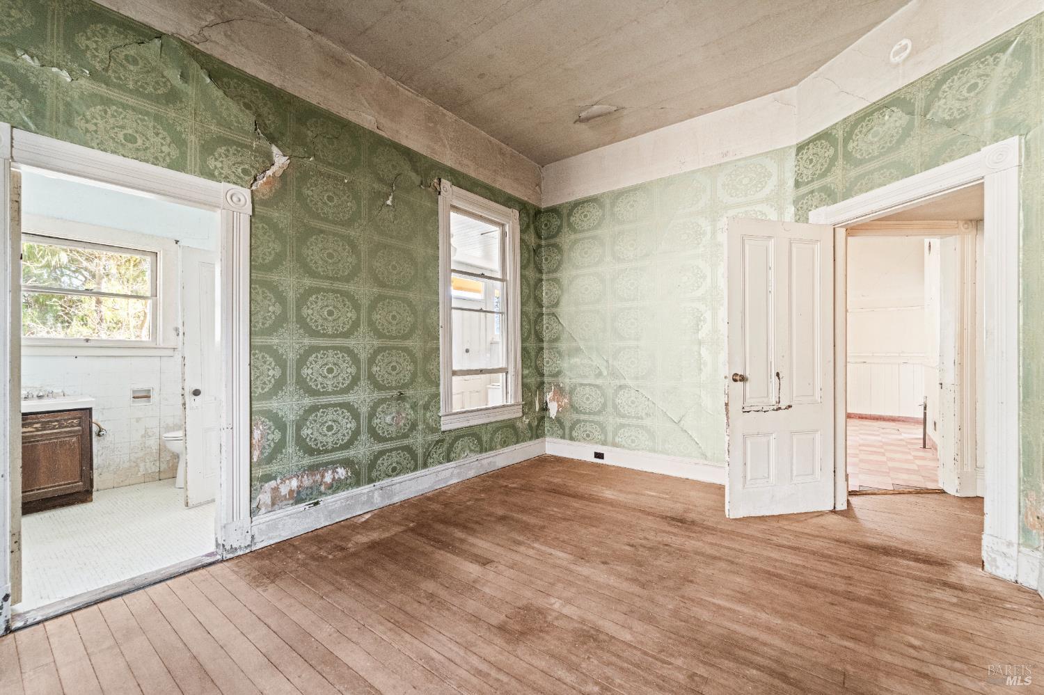 Detail Gallery Image 19 of 31 For 191 E G St, Benicia,  CA 94510 - 4 Beds | 1 Baths