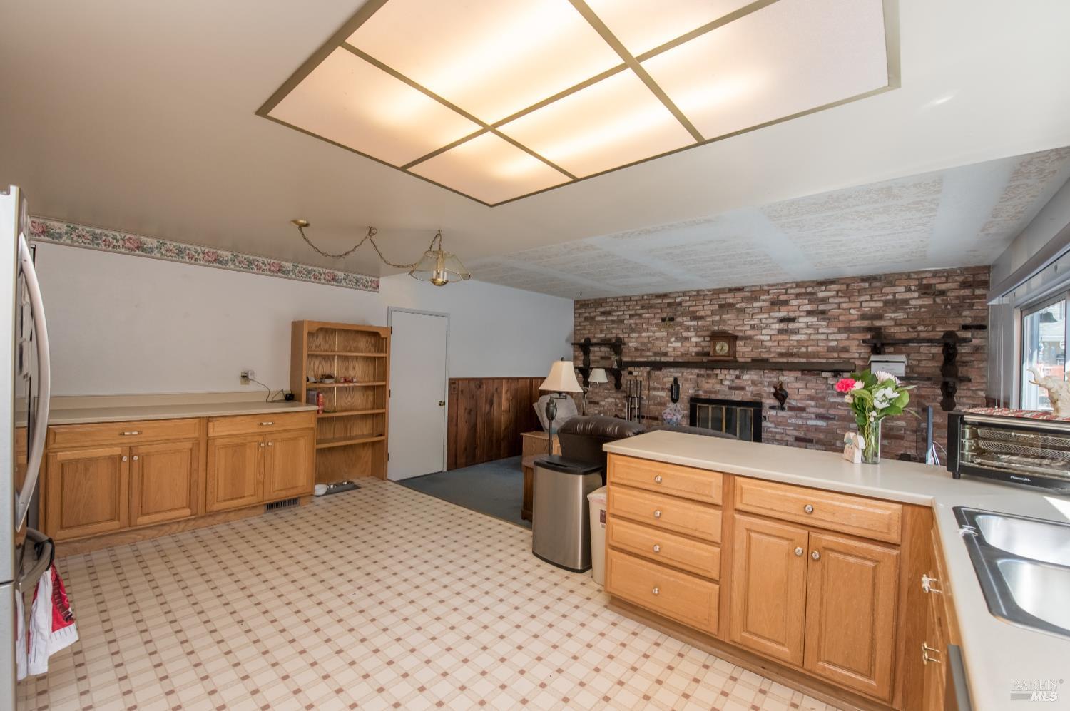 Detail Gallery Image 25 of 32 For 1642 Lauren Dr, Petaluma,  CA 94954 - 4 Beds | 2 Baths