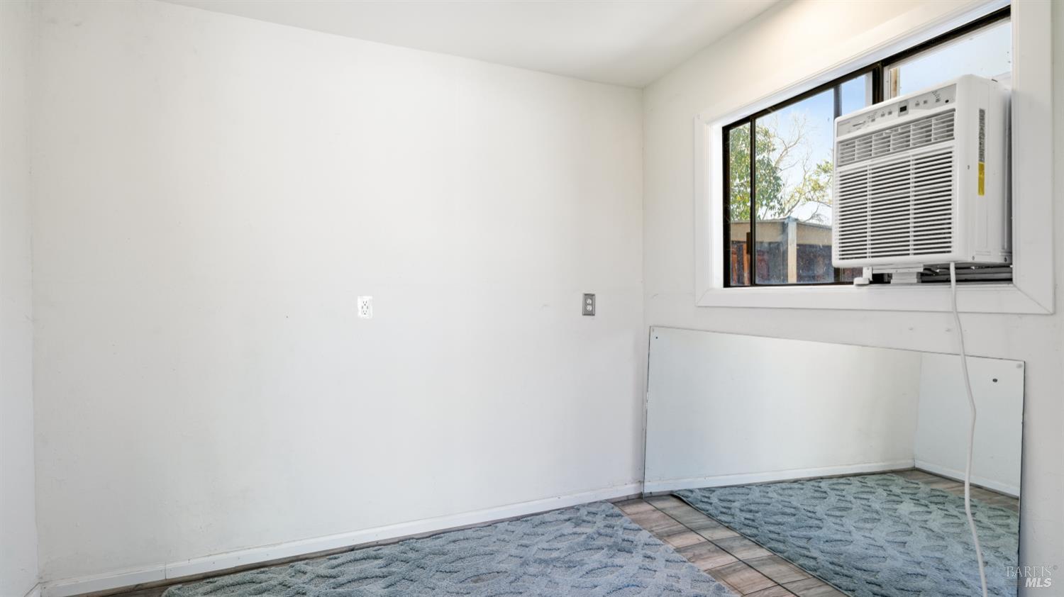 Detail Gallery Image 31 of 40 For 753 Nebraska Dr, Santa Rosa,  CA 95405 - 3 Beds | 2 Baths