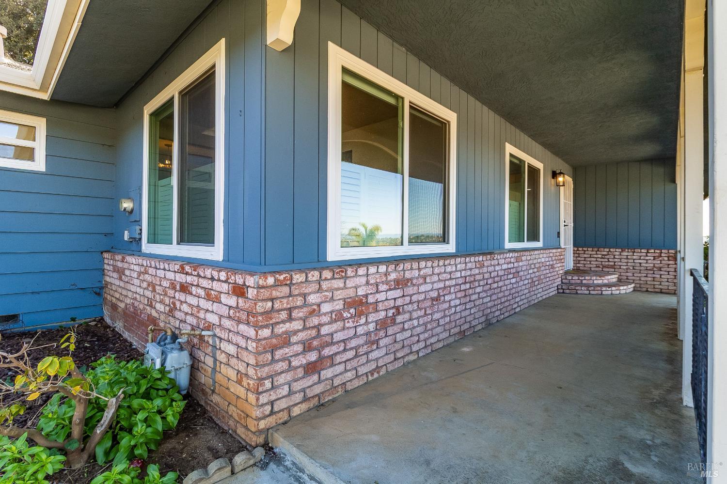 Detail Gallery Image 5 of 61 For 453 Clark Dr, Vallejo,  CA 94591 - 3 Beds | 2/1 Baths